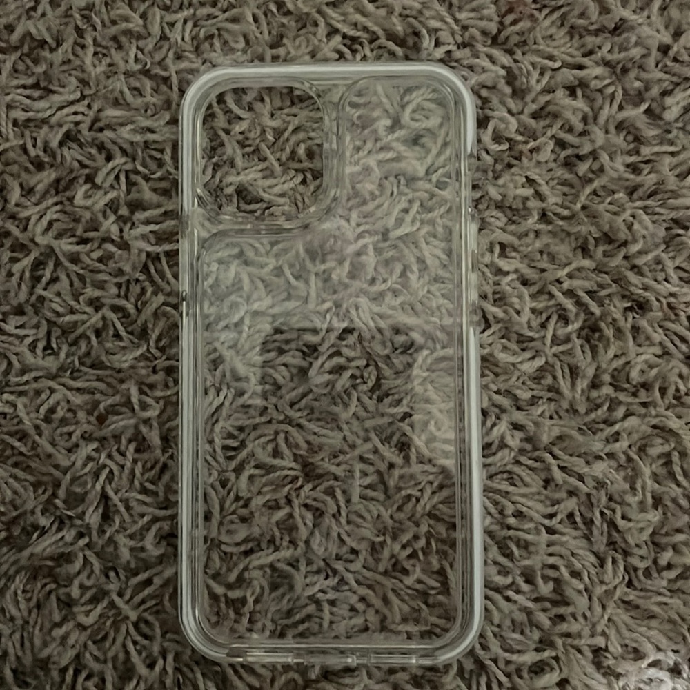 iphone 12/13 pro max clear and white phone case.